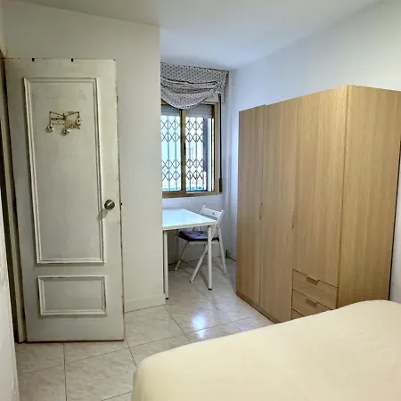 Con Terraza,piscina,playa Y Aire Acondicionado *