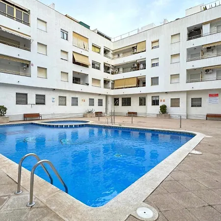Con Terraza,piscina,playa Y Aire Acondicionado Pineda de Mar